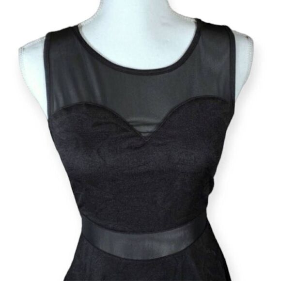 LIBERTY LOVE BLACK DRESS SZ.S EUC.  GORGEOUS DRESS IN EXCELLENT USED CONDITION - Picture 2 of 8